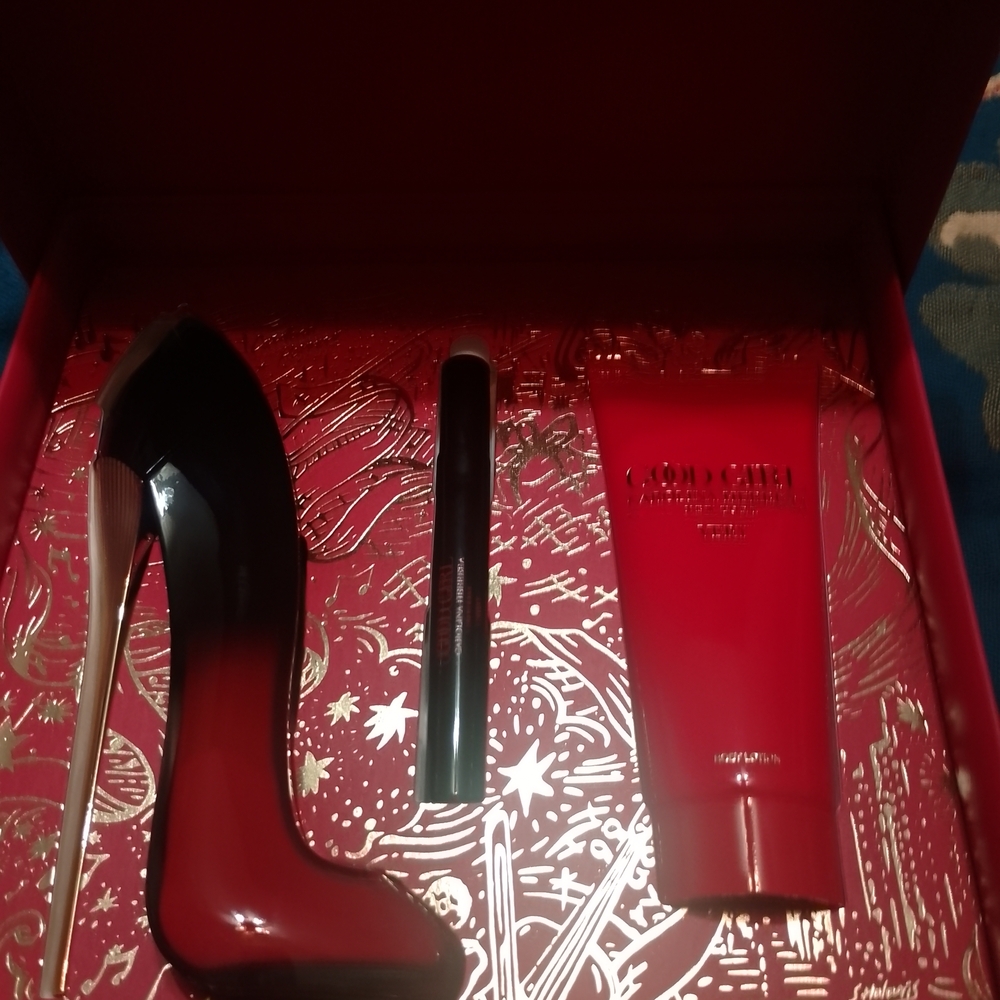 Carolina Herrera Red and Black Perfume Set
